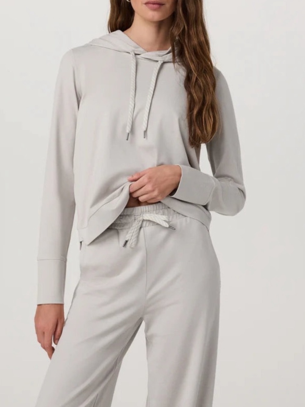 Vuori Halo Hoodie Medium Cream Pullover Hooded Sweatshirt Soft Athleisure